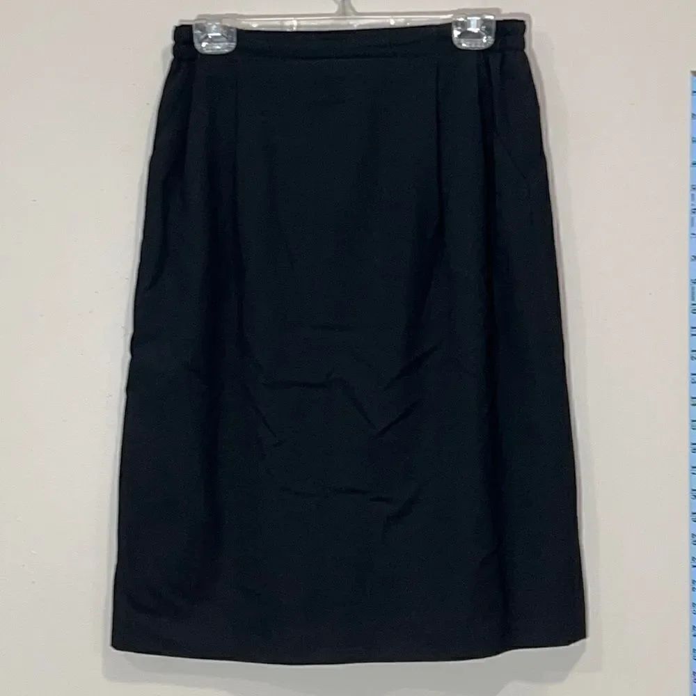 Vintage Luxury Gianni Black Wool Skirt. Size 14.
